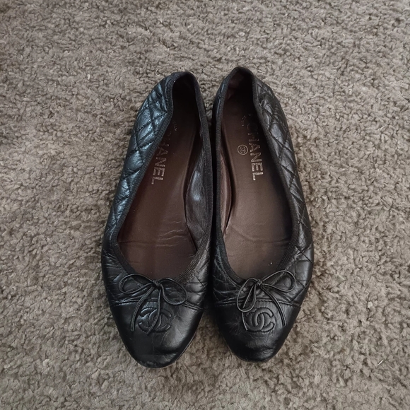 Chanel quilted flats - Picture 3 of 6